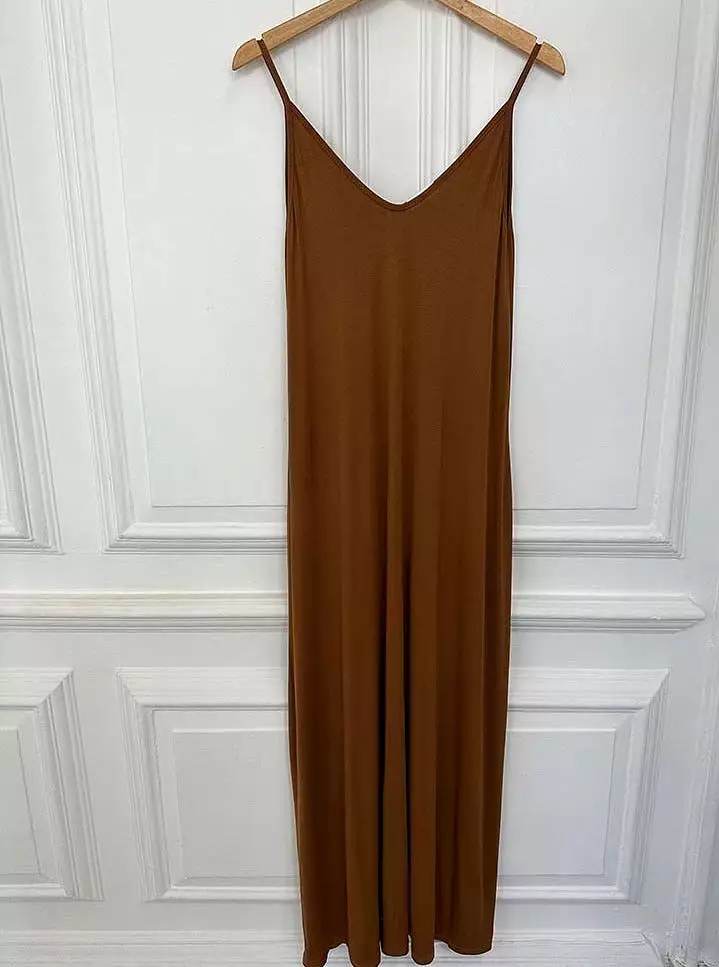 Maxi dress with spaghetti straps - copper color.