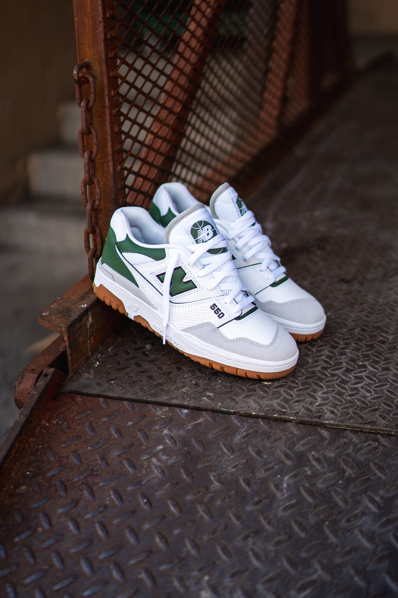 New Balance 550 shoes for men in white and pine green color variant - BB550ESB.