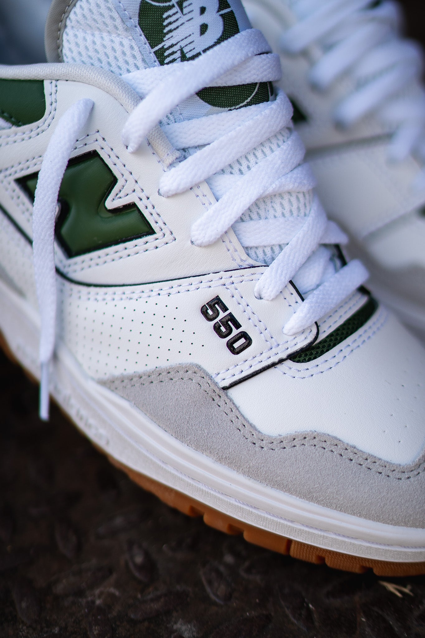 New Balance 550 shoes for men in white and pine green color variant - BB550ESB.