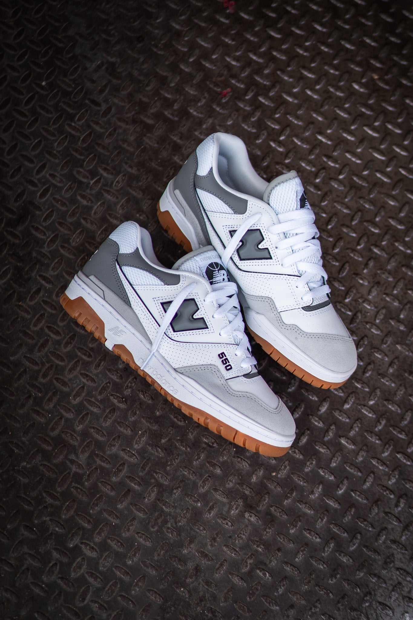 New Balance 550 Shoes in White and Grey - BB550ESC