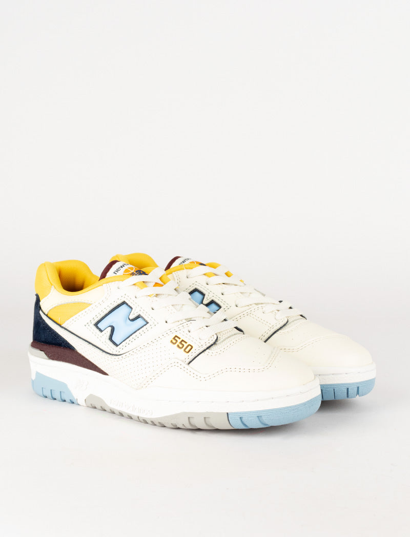 New Balance 550 Trainers Sea Salt Team Carolina