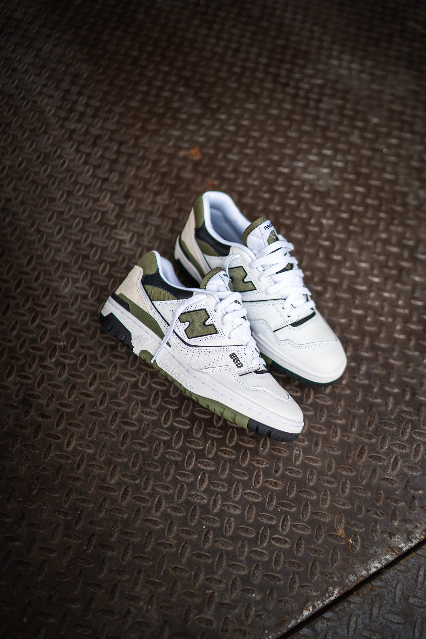 New Balance 550 - White/Olive | BB550DOB