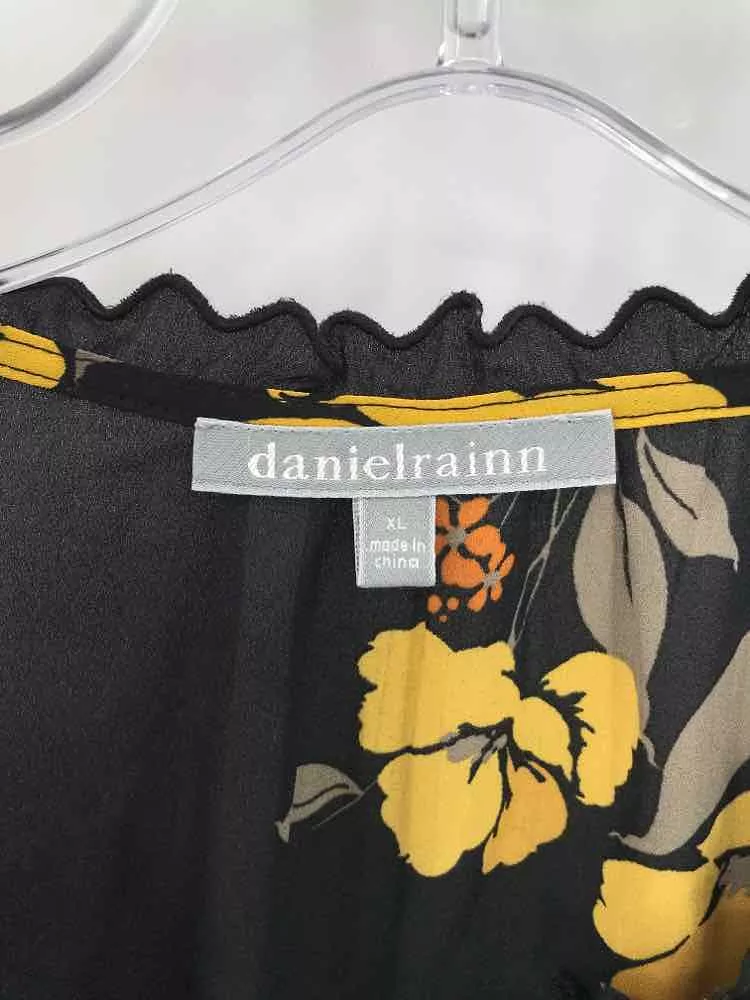 Pre-Owned Daniel Rainn Black Floral Button Down Shirt - Size XL