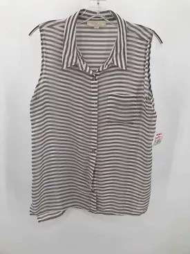 Pre-Owned Olive + Oak White Large Stripe Button Down Tank Top