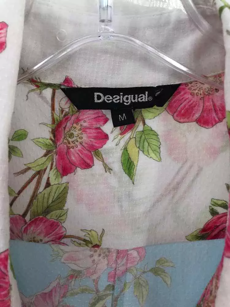 Pre-Owned Red Floral Button Down - Desigual, Size Medium