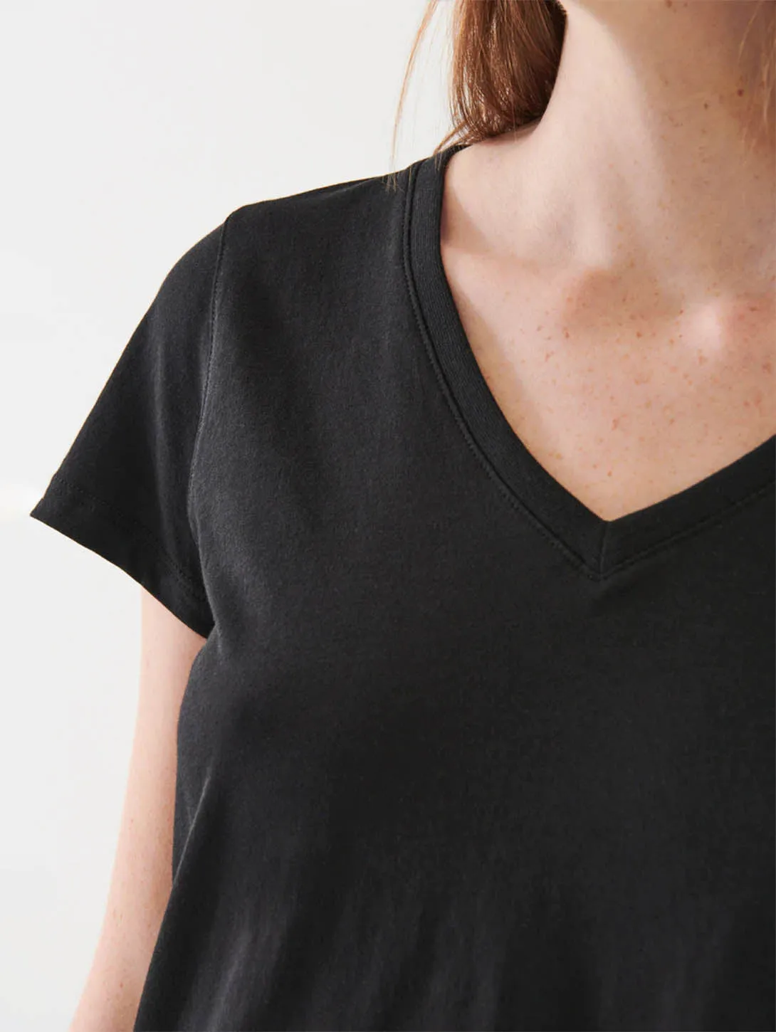 Short sleeve v-neck tee