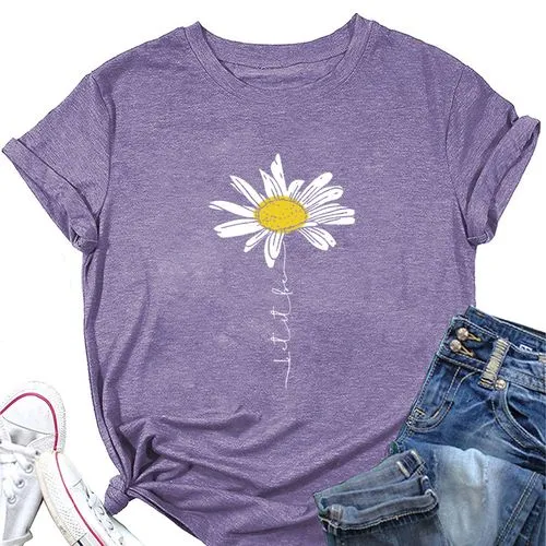 Women's Short Sleeve T-Shirt with Daisy Print - Streetwear